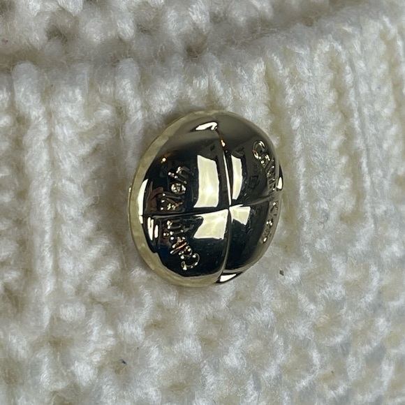 Calvin Klein Cream Pocket Scarf NWOT - Picture 3 of 6